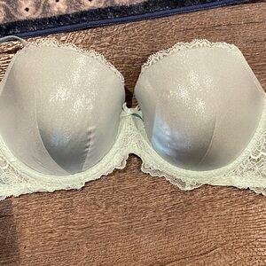Victoria's Secret Light Green Lace Bra